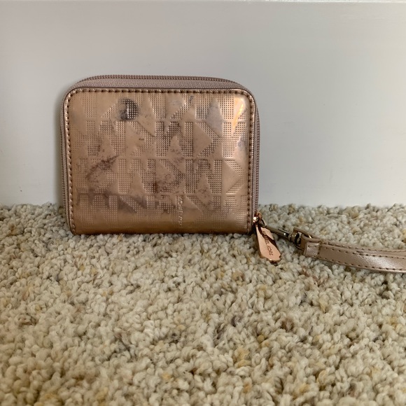 Michael Kors Rose gold wristlet - Picture 2 of 4